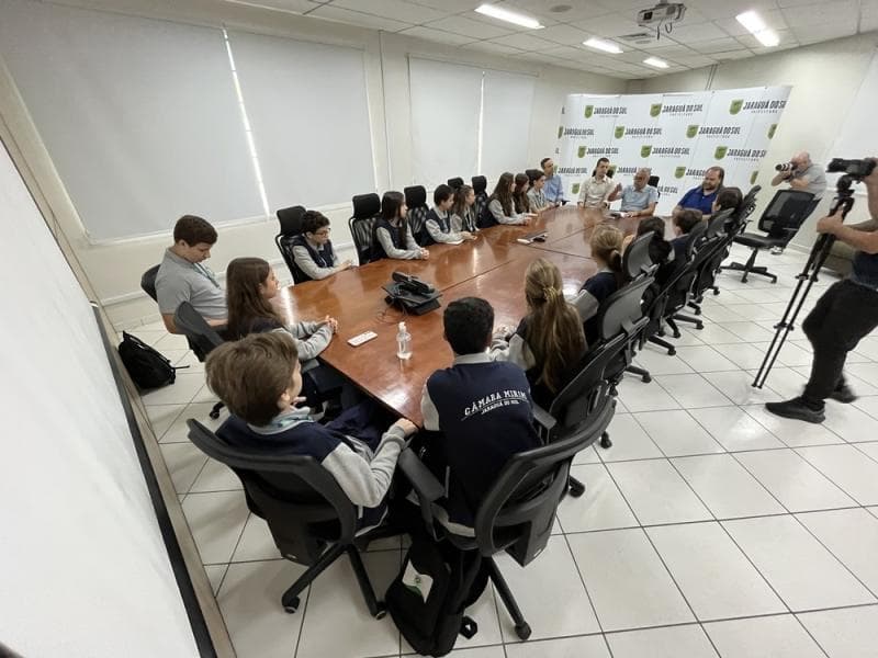 Prefeito recebe Vereadores Mirins de Jaraguá do Sul
