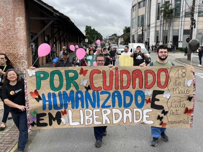 Manifestação destaca luta por saúde mental mais humanizada