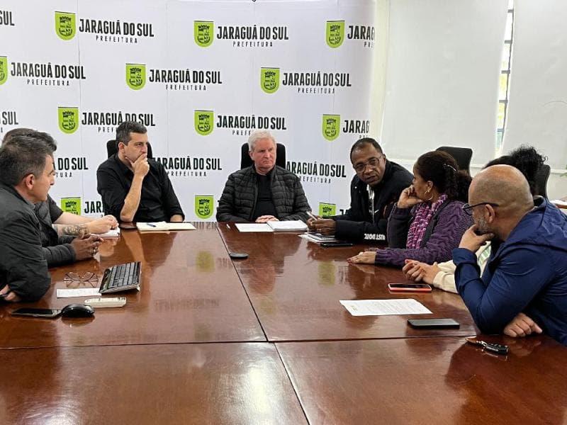 Vice-prefeito recebe demandas de integrantes do Moconevi