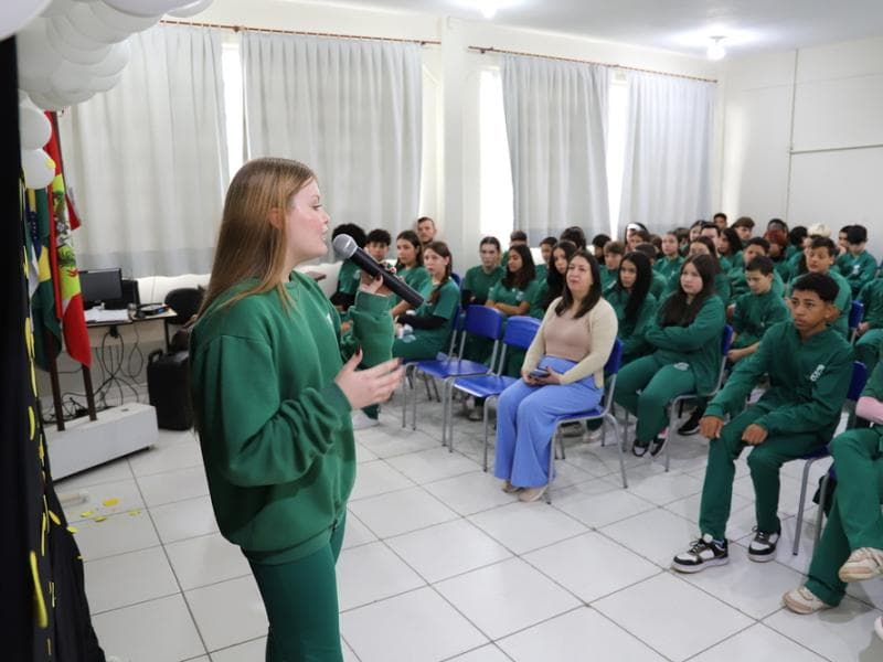 Sétima edição do Concurso de Oratória movimenta escolas da rede