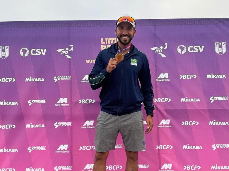 Técnico do vôlei de praia é campeão do Sul-Americano Sub-18