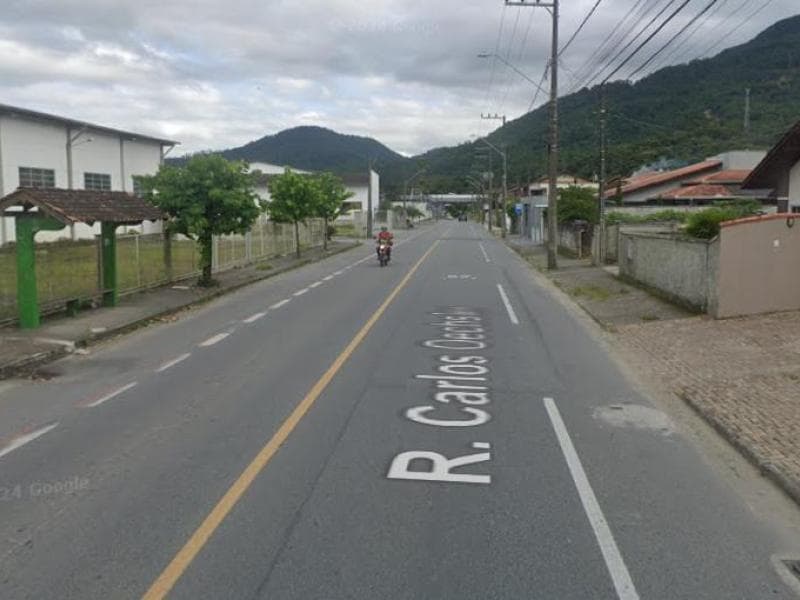 Trecho da Carlos Oechsler em meia pista a partir de segunda (18)