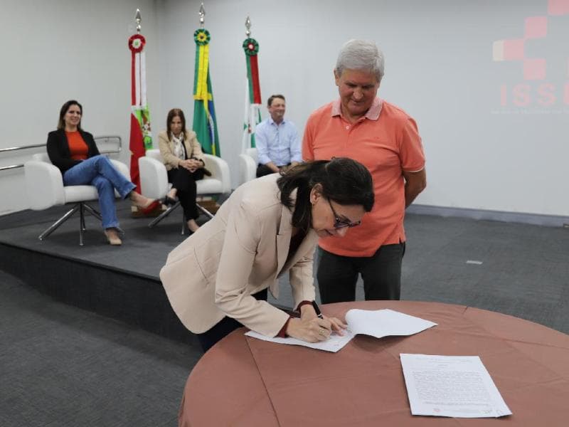 Novos conselheiros do ISSEM tomam posse