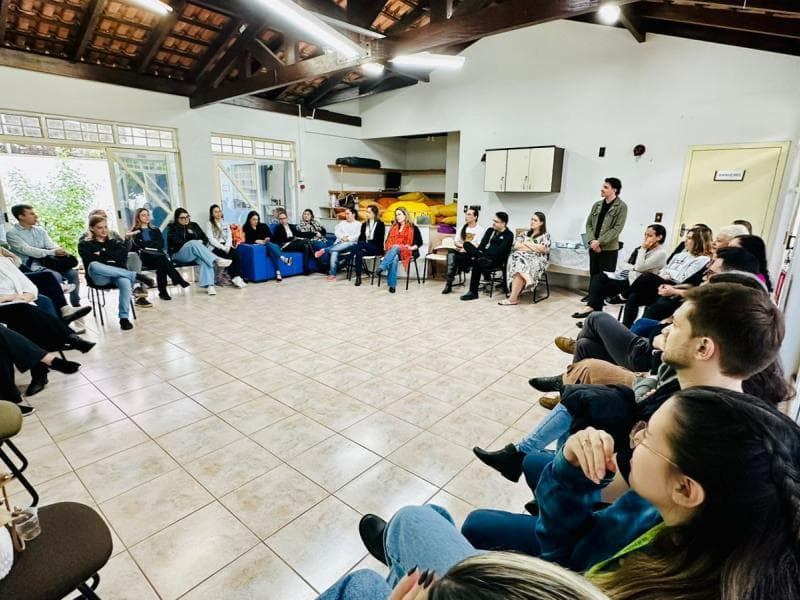 Equipes dos Caps participam de formação profissional