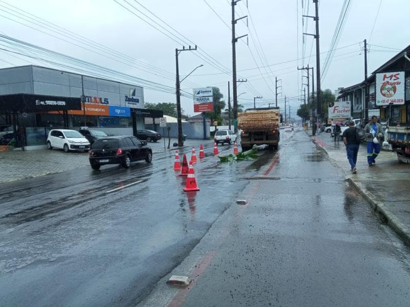 Samae realiza manutenção emergencial na Rua Ângelo Rubini