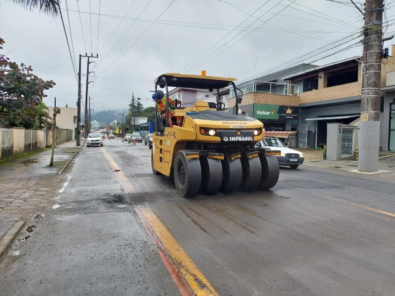 Samae executa nivelamento de travessias na Rua Walter Marquardt