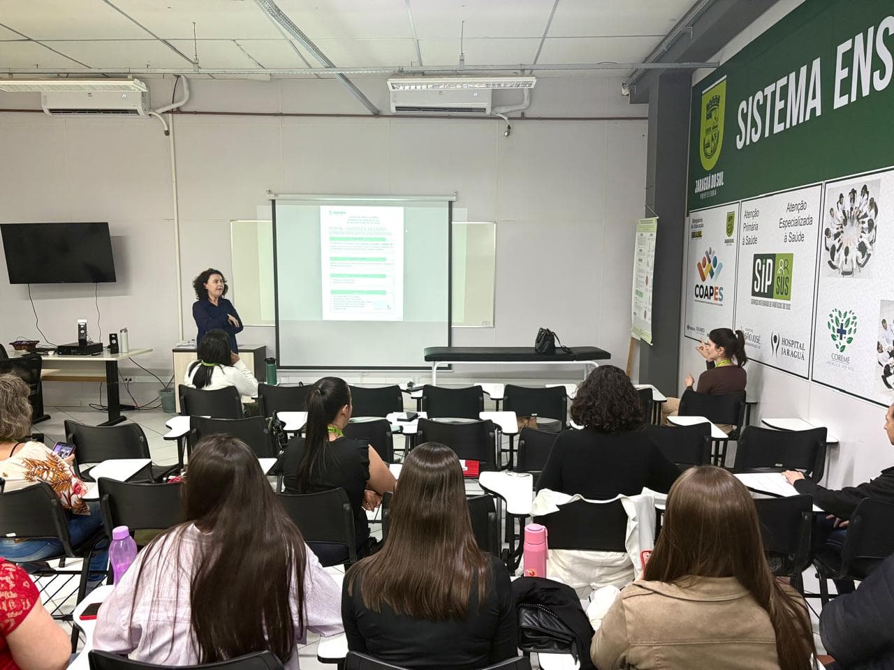 CEO avalia resultados de manual de procedimentos