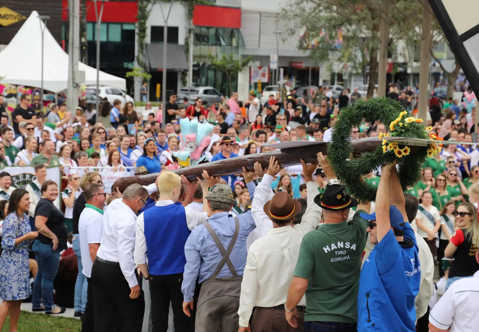 Schützenbaum abre calendário de eventos da 35ª Schützenfest