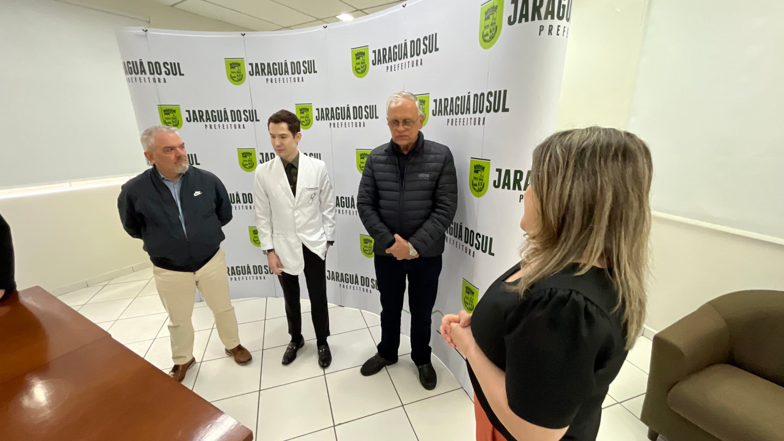 Jaraguá do Sul recebe dois novos especialistas pelo Programa Mais Médicos