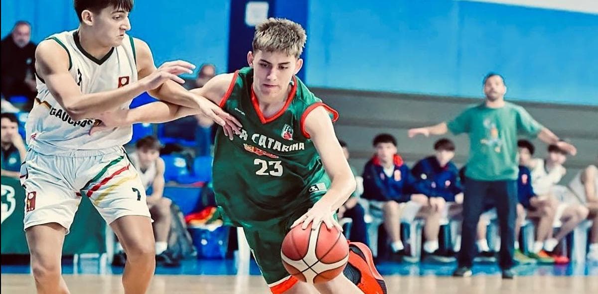 Atletas e técnico do basquete conquistam título do Sul-Brasileiro Sub-17