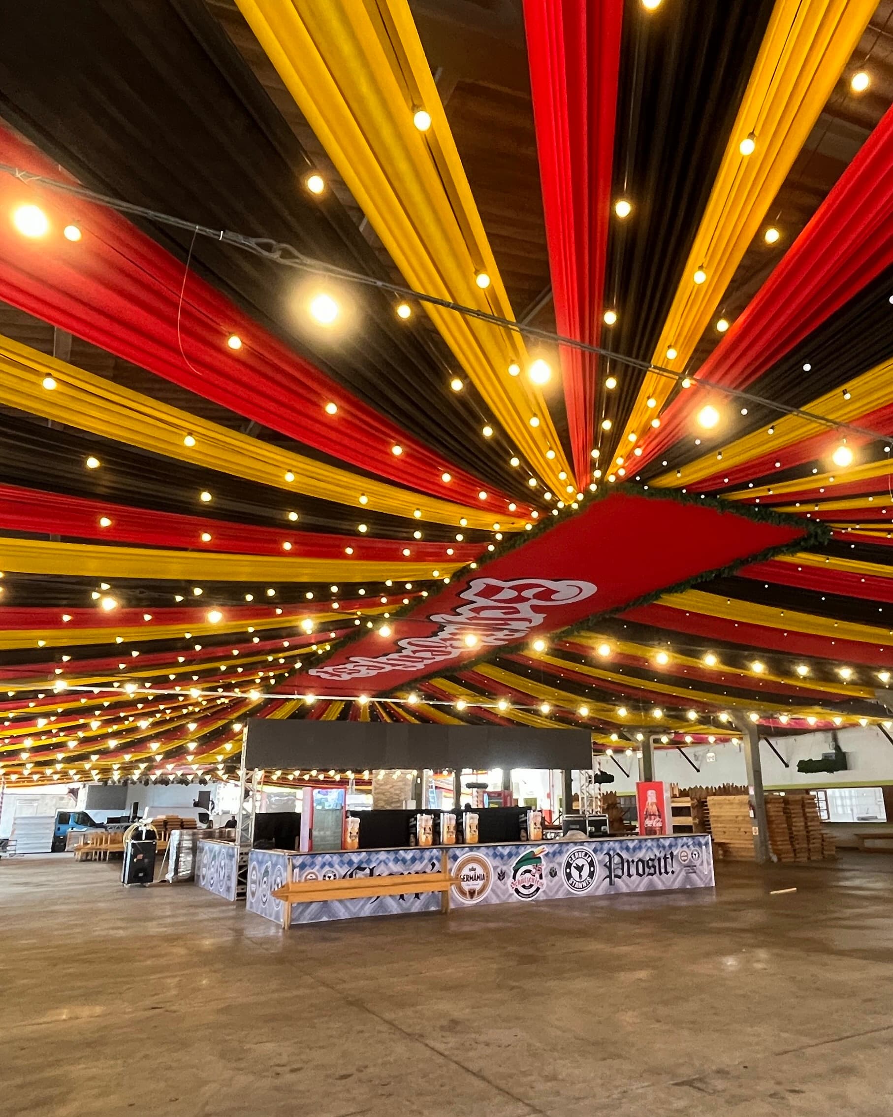 Decoração da Schützenfest 2025 resgata lembranças das outras edições