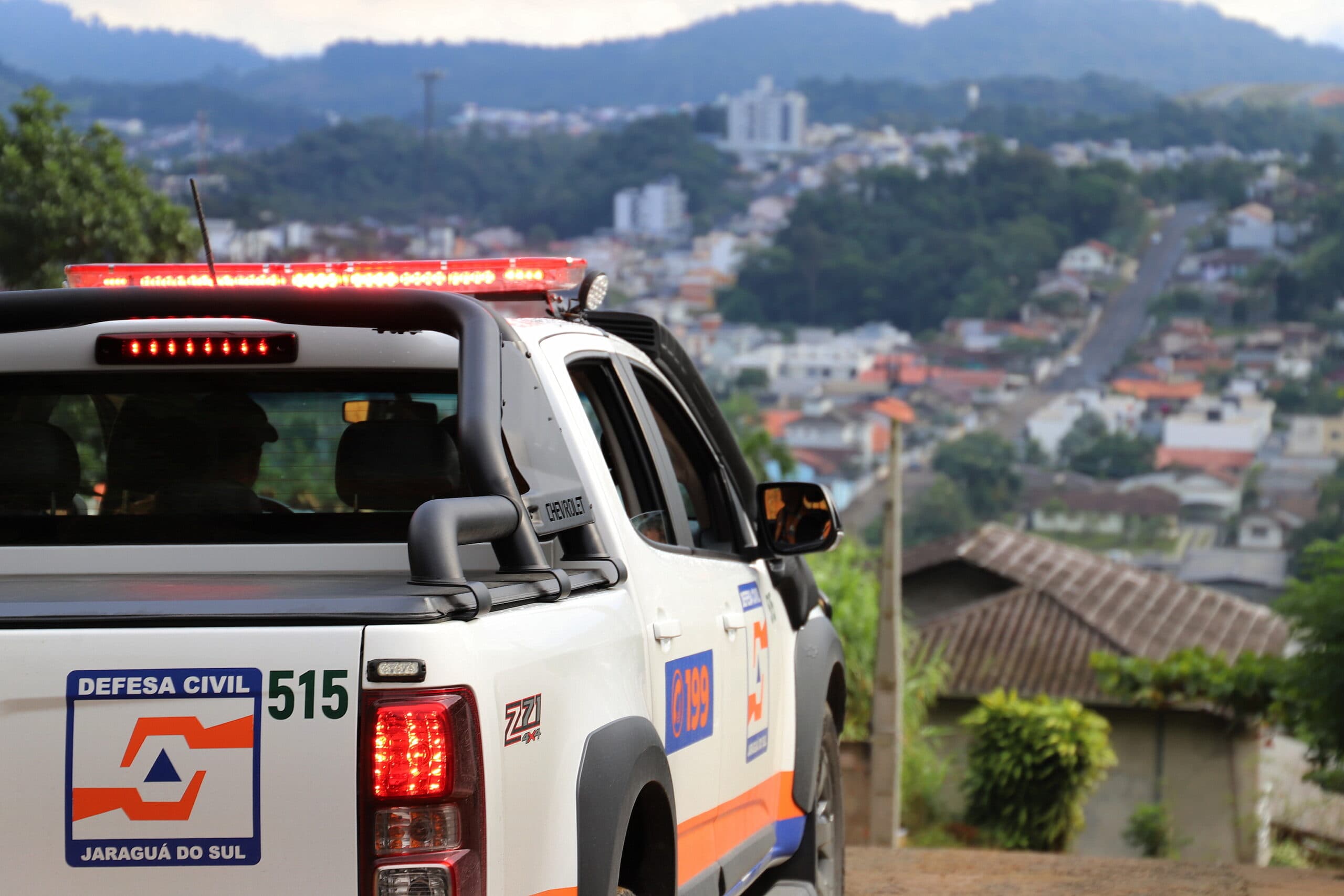 Defesa Civil monitora condições do tempo e possibilidade de temporais para região