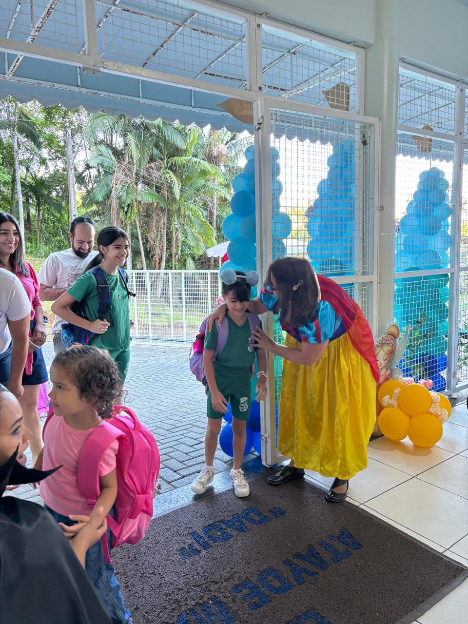 EMEB Atayde Machado inicia ano letivo com temática de contos de fadas