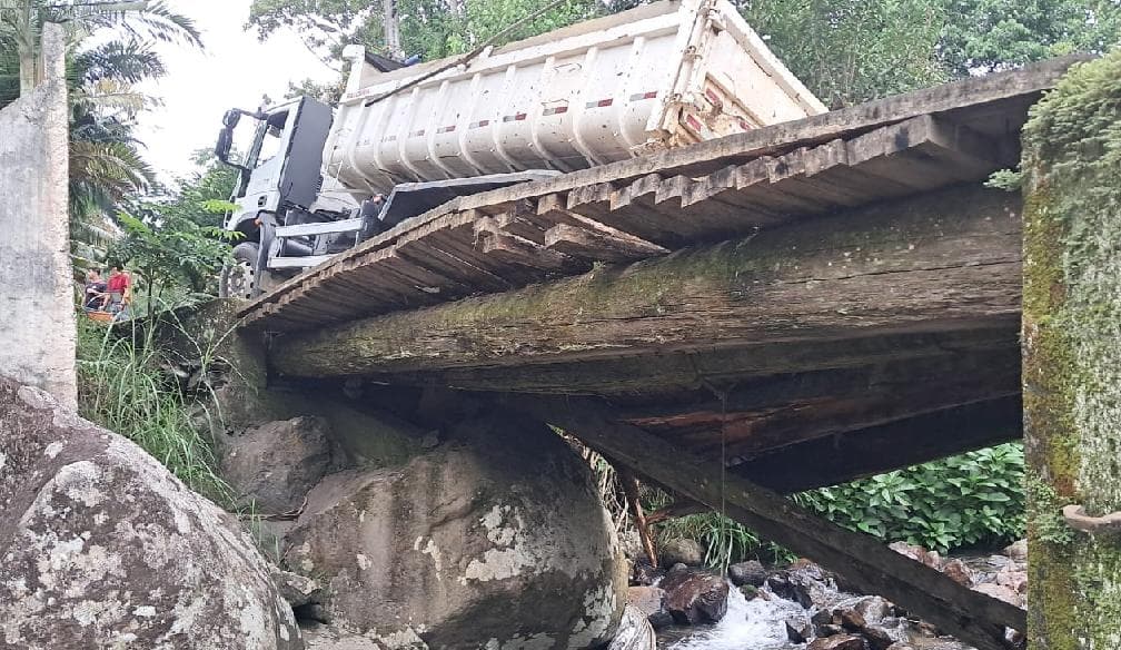 Pontilhão no Rio Molha ficará interditado por dois dias