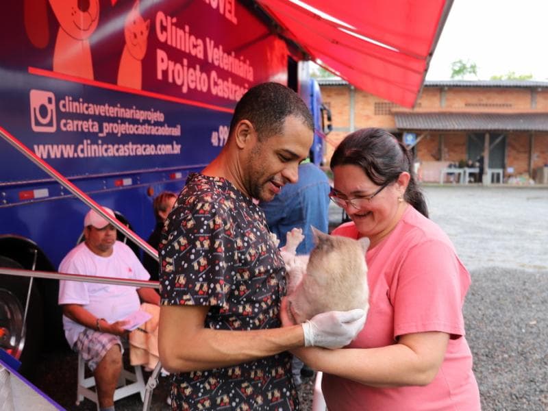 Fujama vai intensificar programa de castração de cães e gatos