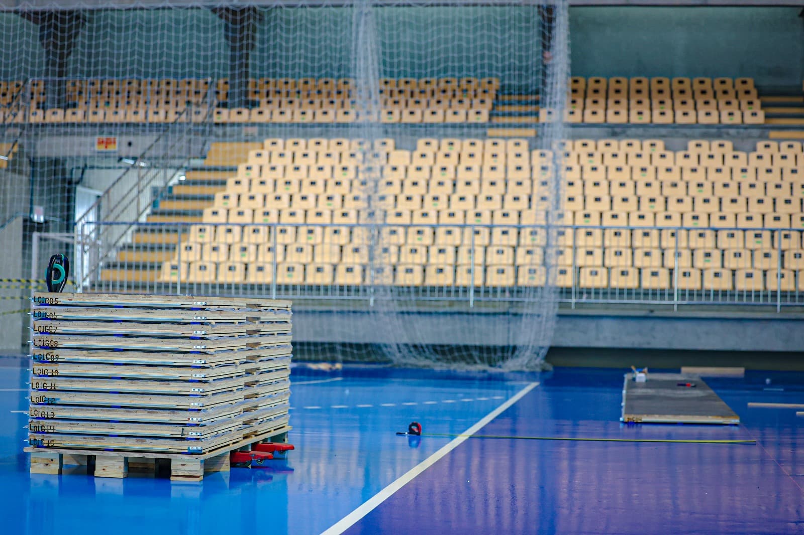 Começa a montagem do novo piso na Arena Jaraguá