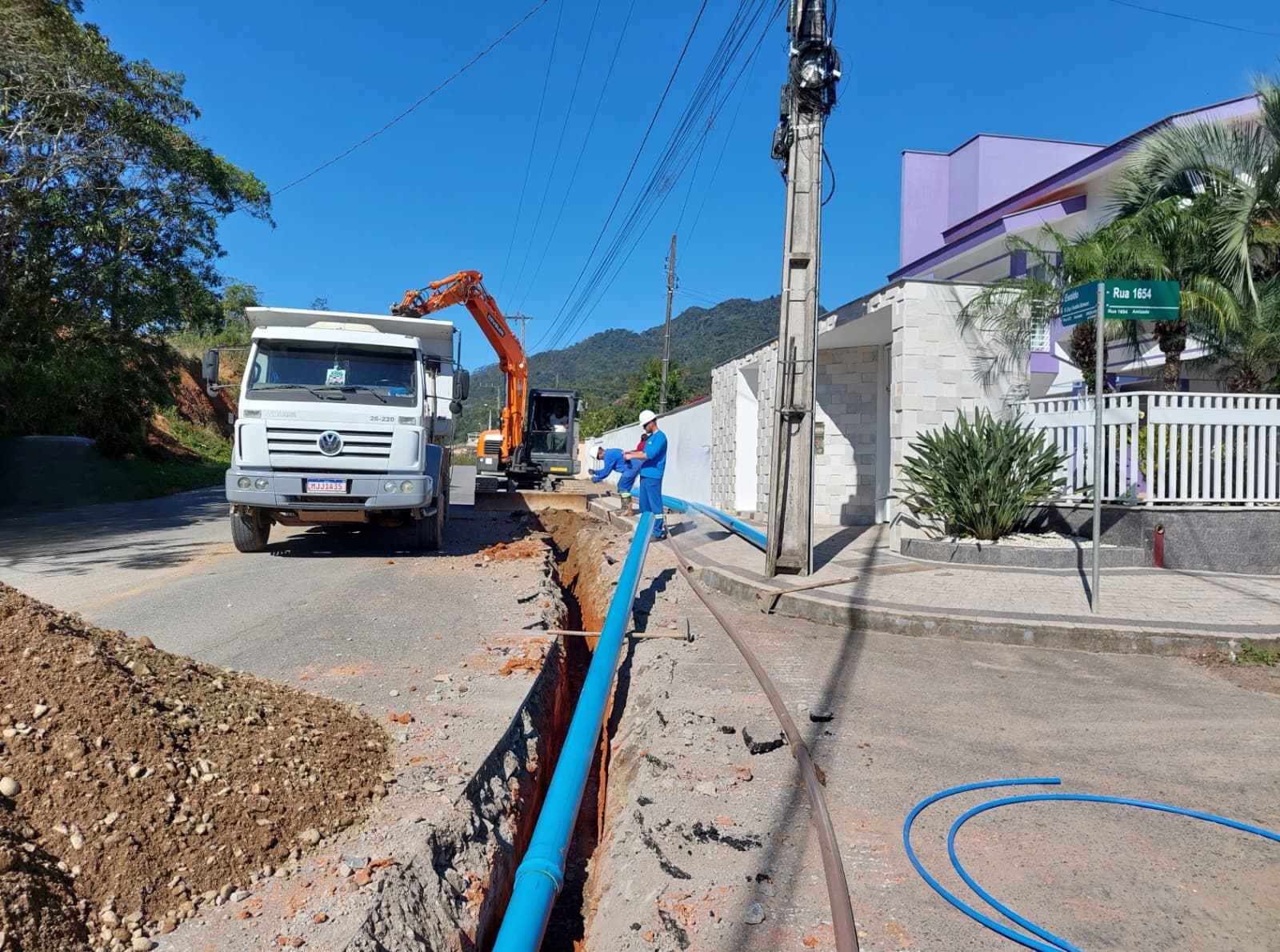 Rua Expedicionário Ewaldo Schwarz passa por obras do Samae