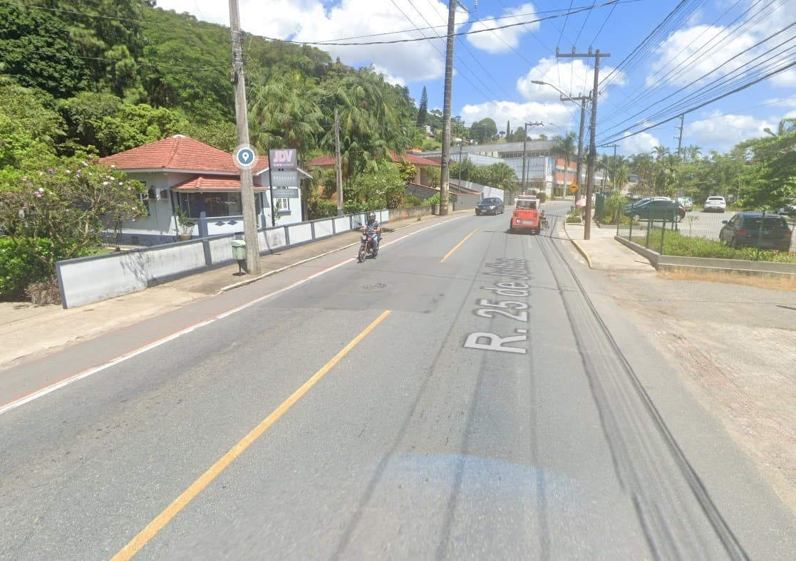 Tampa de rede de esgoto da Rua 25 de Julho será trocada nesta sexta-feira