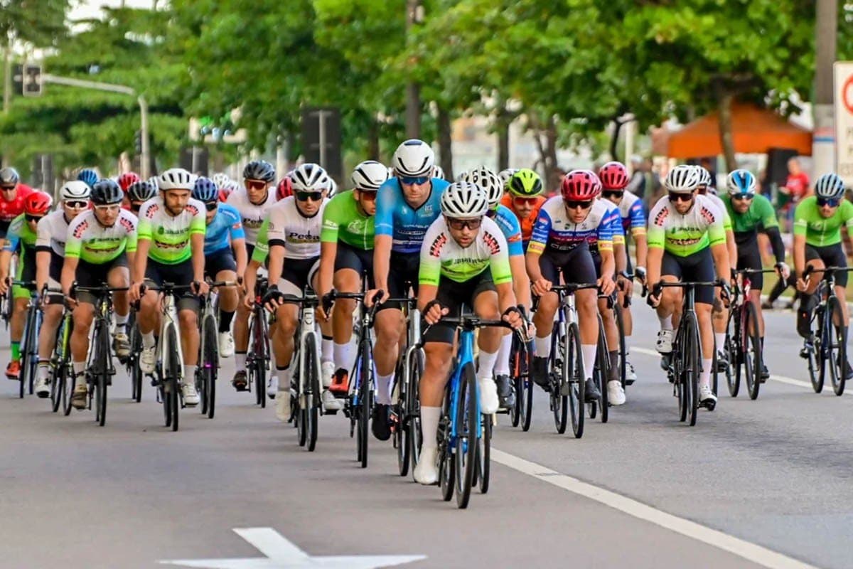 Ciclistas conquistam troféus em etapa do Estadual de Estrada