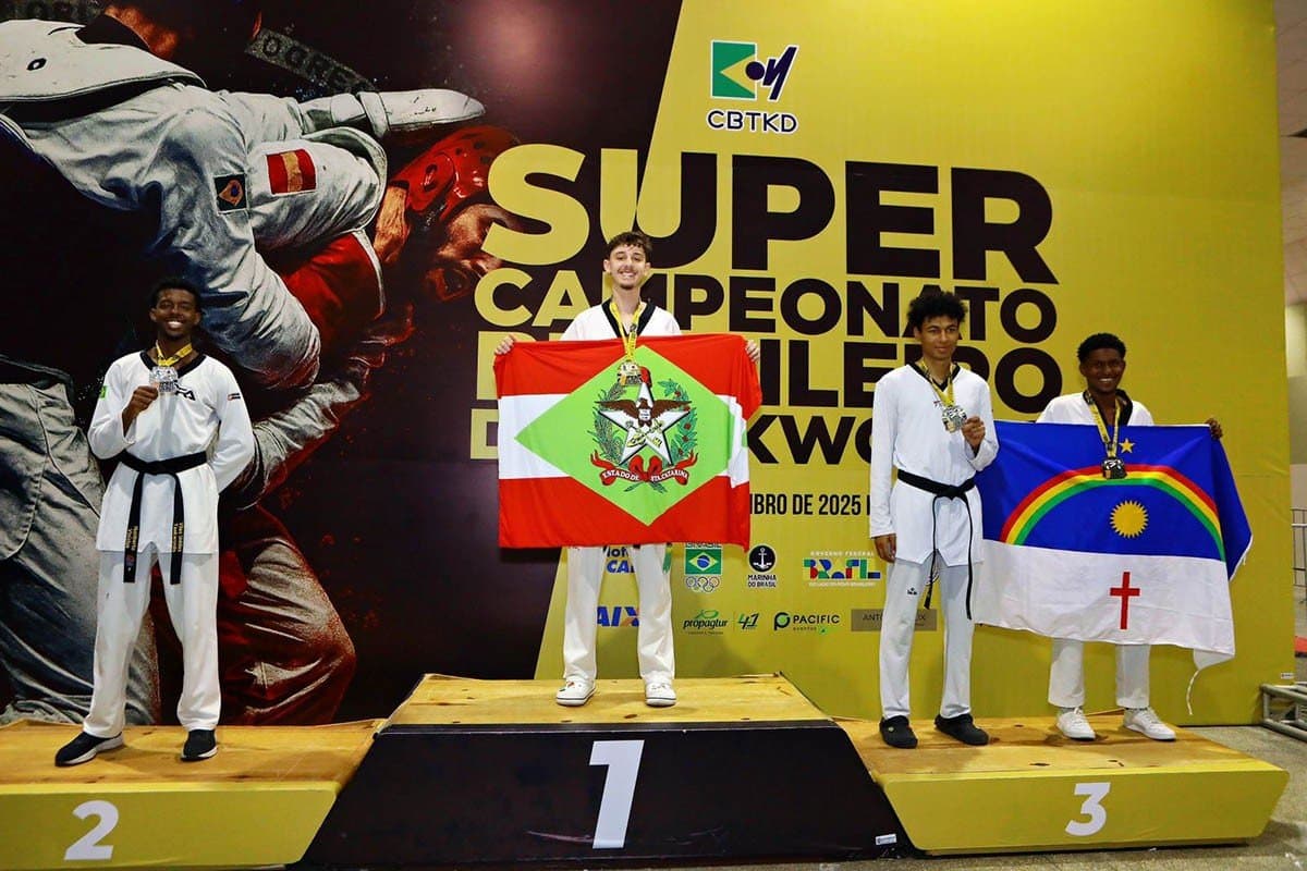Taekwondo conquista nove medalhas no Super Campeonato Brasileiro