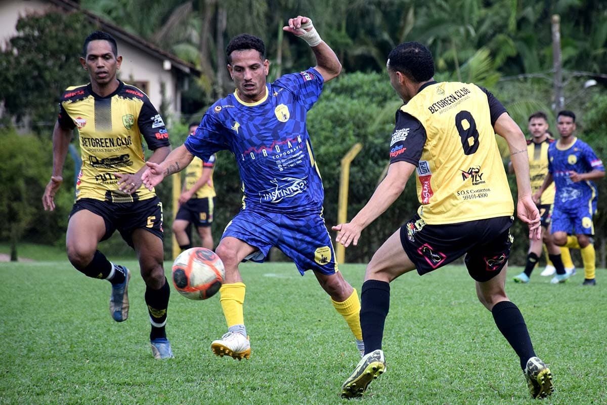 Campeonato Varzeano aponta classificados e duelos das quartas de final