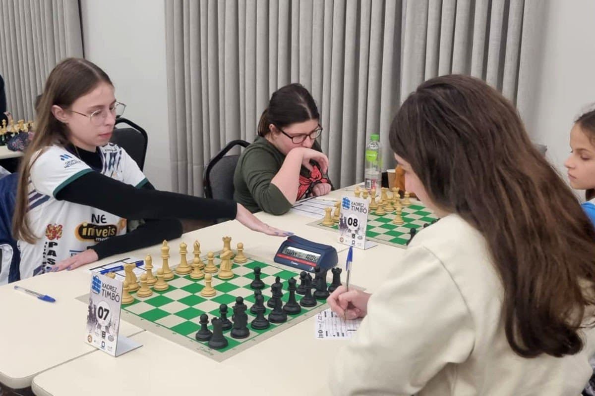Equipe de xadrez acumula bons resultados em Blumenau