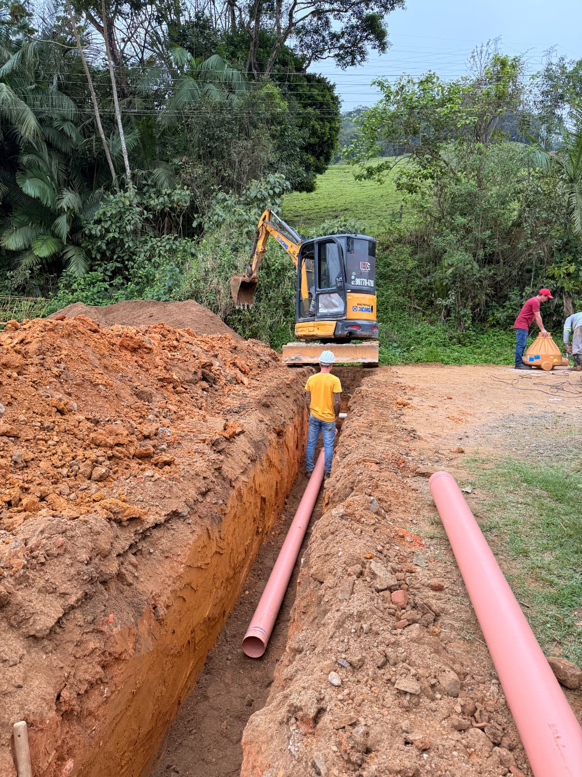 Samae inicia obra de implantação de rede de esgoto em Três Rios do Norte