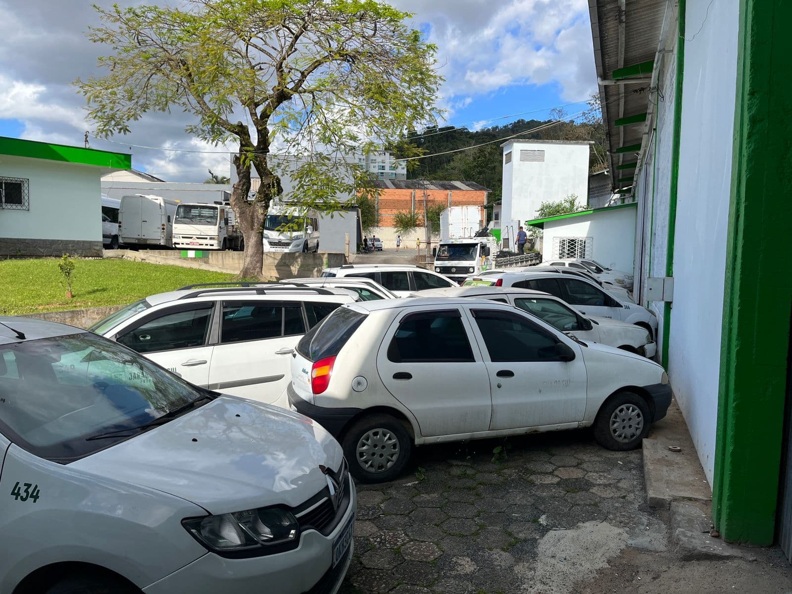 Prefeitura reduz 60 veículos de sua frota