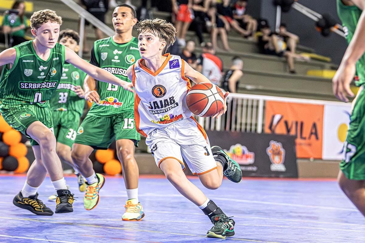 Basquete Sub-13 da AJAB/Secel é vice-campeã regional no feminino e quarto colocado no masculino