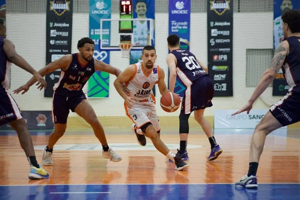 Jaraguá do Sul é vice no Estadual de Basquete Adulto Masculino