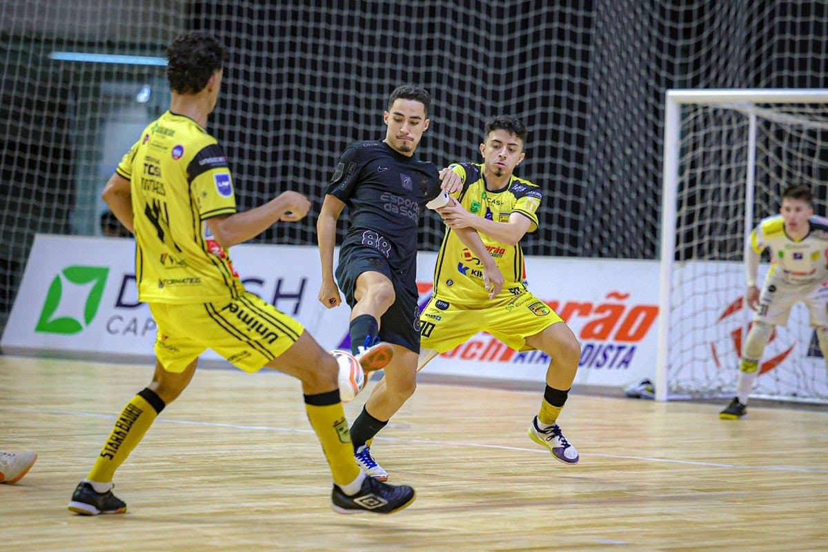 Jaraguá Futsal sub-20 sai na frente na semifinal da Talentos LNF