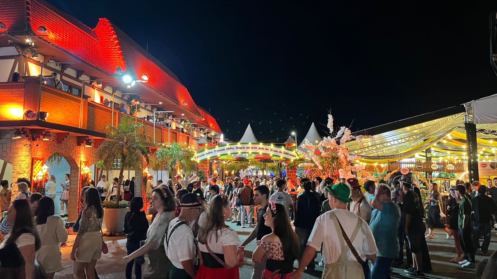 Schützenfest movimenta grande público no primeiro fim de semana da festa