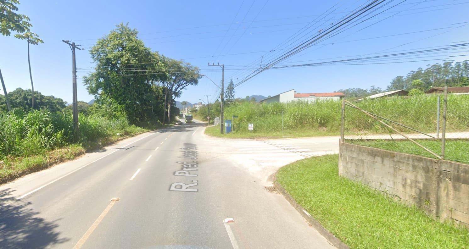 Samae realiza manutenção em rede de esgoto na Rua Prefeito José Bauer