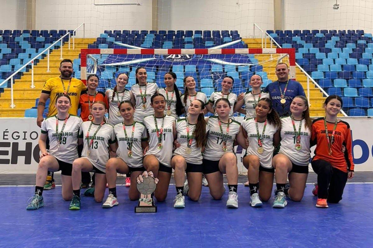 Meninas da ADHJ são campeãs de Extraliga de Handebol