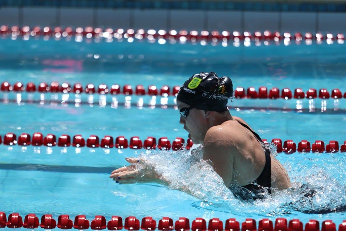 Joana Rossi confirma evolução no Brasileiro de Natação