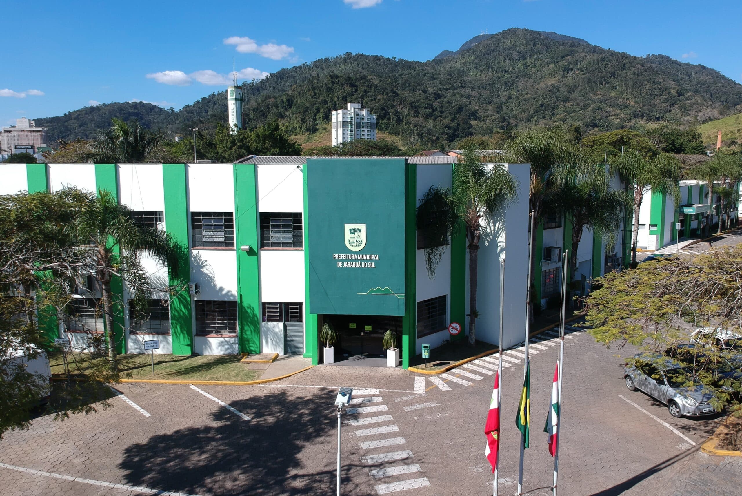 Vários serviços públicos já voltaram a atender