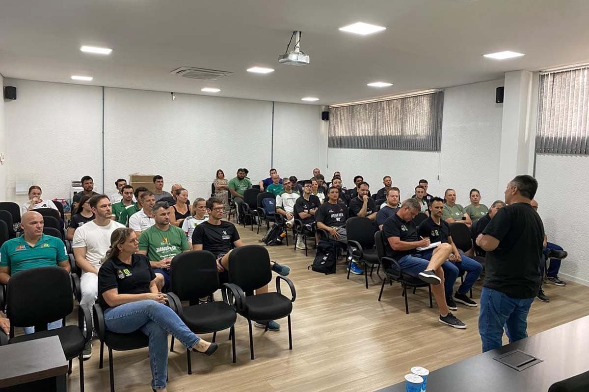 Secel reúne técnicos e inicia planejamento esportivo de Jaraguá do Sul para 2026
