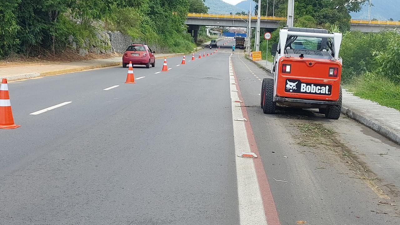 Inicia limpeza geral na Rua 13 de Maio