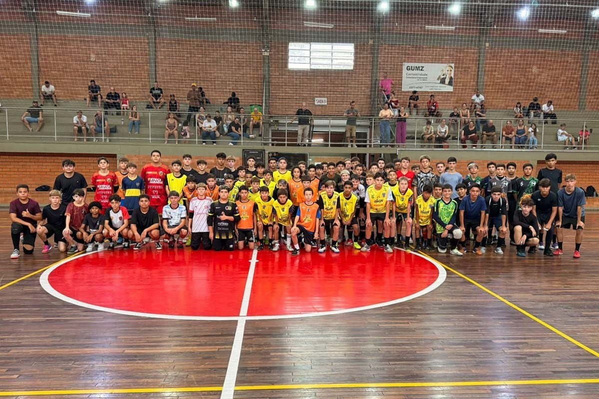CEEJ/Secel reúne 164 jovens em seletiva gratuita de futsal masculino