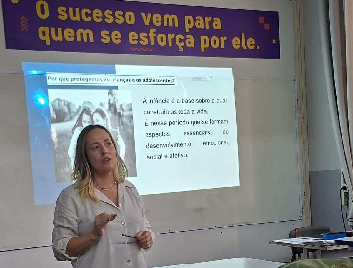 Equipe de basquete realiza Clínica de Capacitação com técnicos e professores